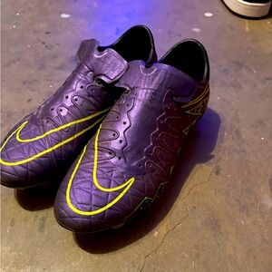 nike hypervenom soccer cleats very good condition
